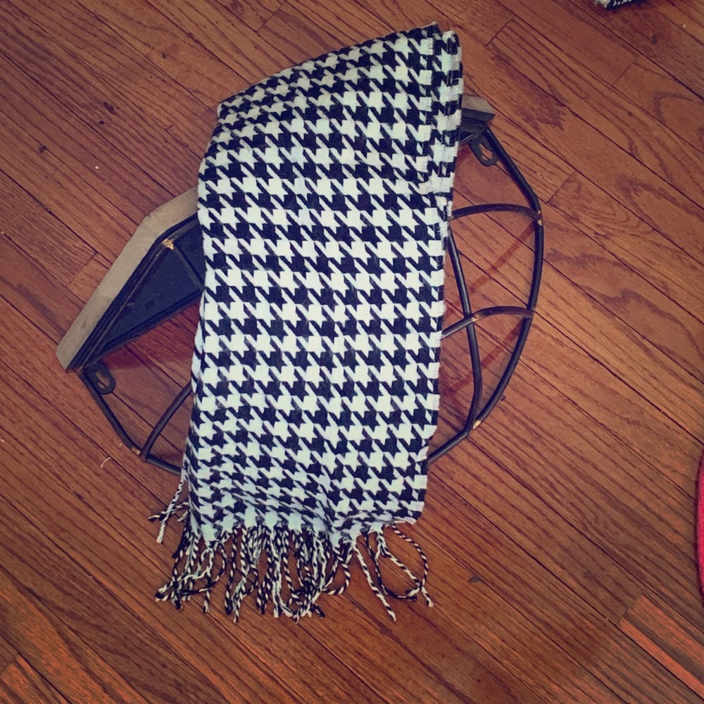 Houndstooth Scarf